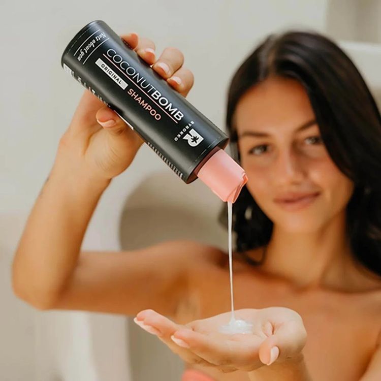 Byrokko Sampon Par deteriorat Coconut Bomb Shampoo 200ml