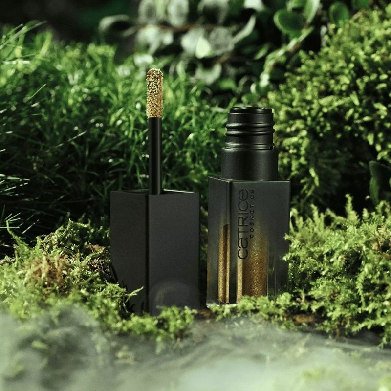Catrice Fard de Ochi Lichid Mystic Forest Liquid Metallic Eyeshadow C01 Enchanting Lights 4.5ml