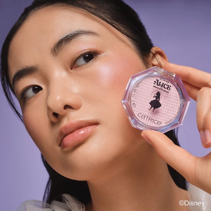 Catrice Iluminator Disney Alice in Wonderland Diamond Haze Highlighter C01 Dream Bigger 6g