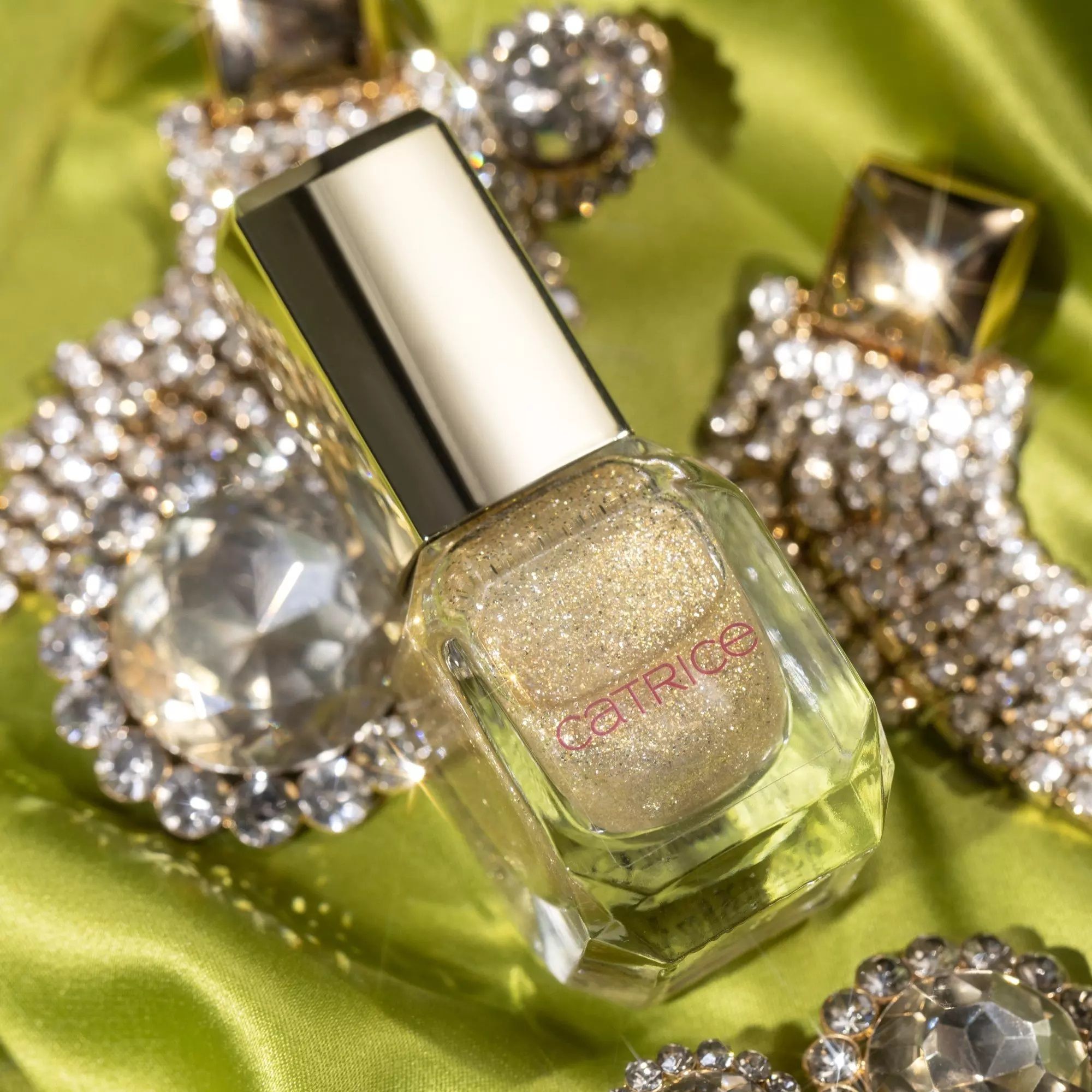 Catrice Lac de Unghii My Jewels My Rules Nail Lacquer C05 Bold Gold 10.5ml