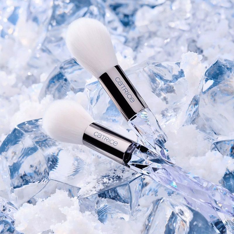 Catrice Pensula Iluminator Arctic Illusion Brush Highlighter C01 Frozen Wonders
