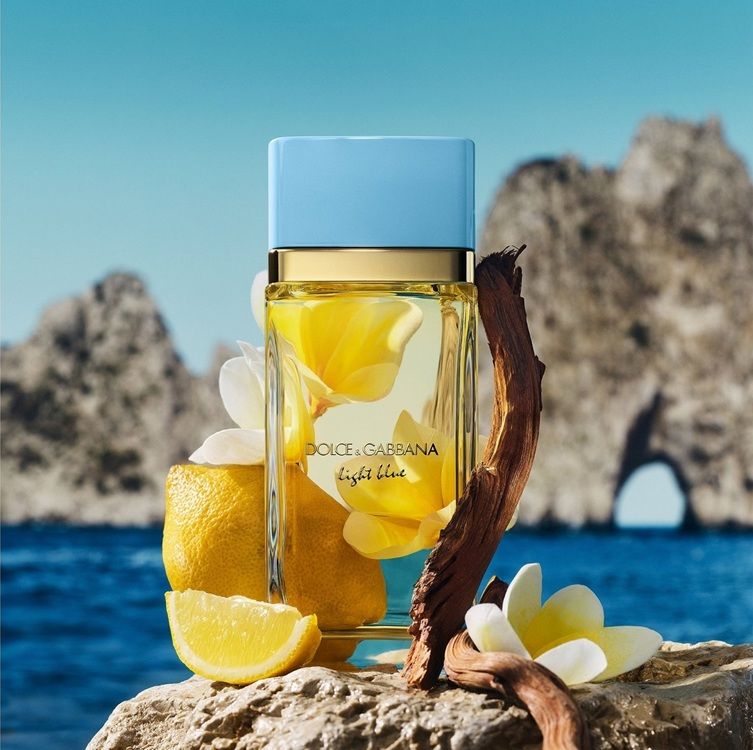 D&G Light Blue Femme Apa de parfum prezentare