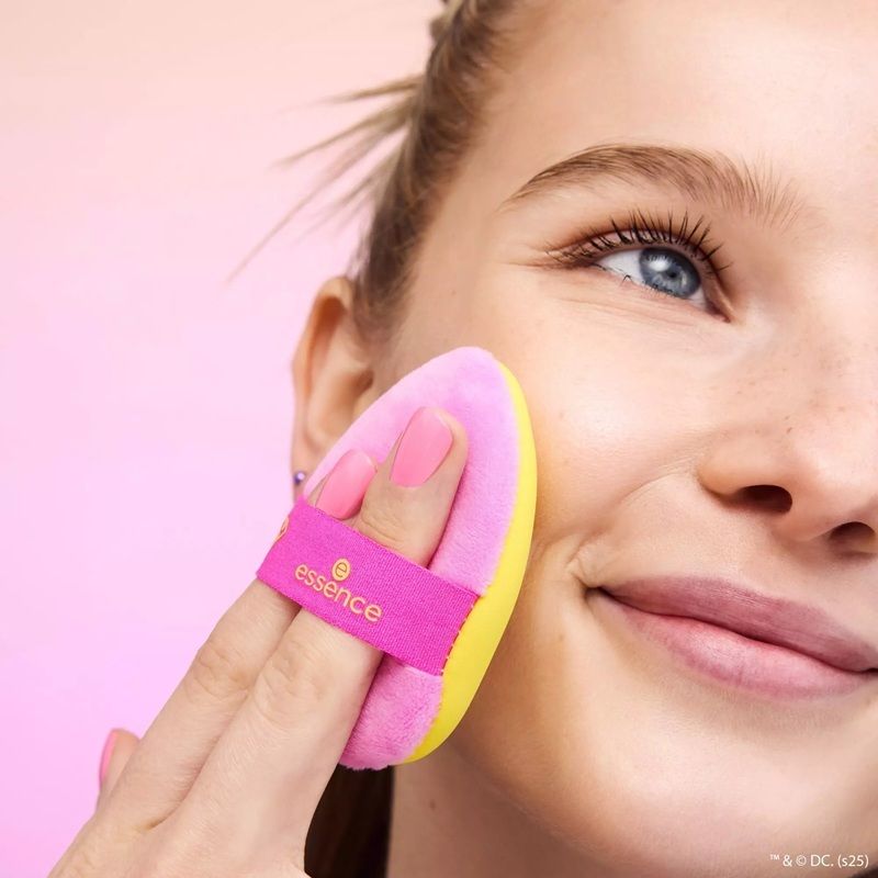 Essence Aplicator Pudra Superman Double Sided Powder Puff