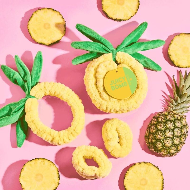 Essence Bentita si Mansete Cosmetice Party Juicy Bomb 01 Pineapple Party 