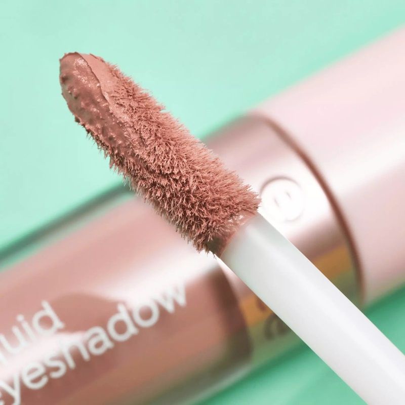Essence Fard de Ochi Liquid Matte Eyeshadow 01 Bare Bliss 3ml