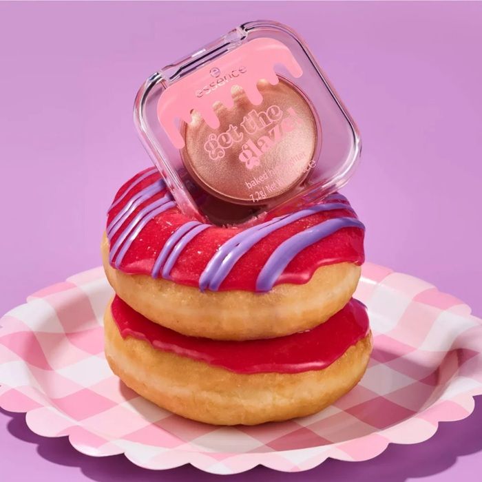 Essence Iluminator Get The Glaze! Baked Highlighter 01 Donut Worry, Be Glazy! 7.2g