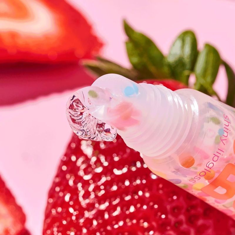 Essence Luciu de Buze Party Juicy Bomb Lipgloss 05 Strawberry Sprinkles 10ml