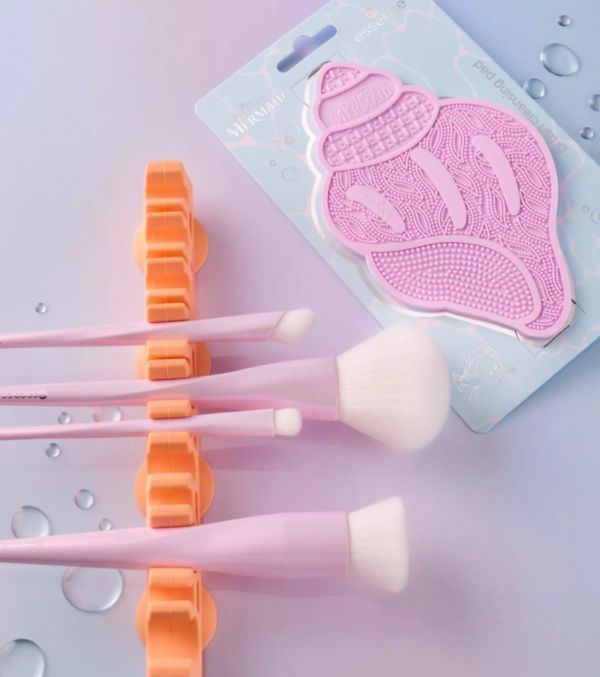 Essence Paleta Curatare Pensule Disney The Little Mermaid Brush Cleansing Pad 
