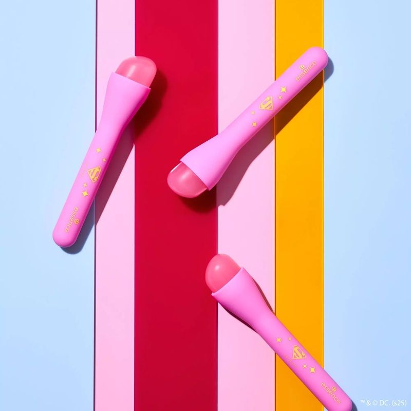 Essence Pensula Fard de Obraz Superman Silicone Blush Brush 