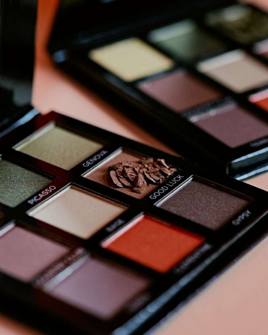 Nouba Paleta Fard de Ochi Multi Finish 04 Free Spirit 15.3g 